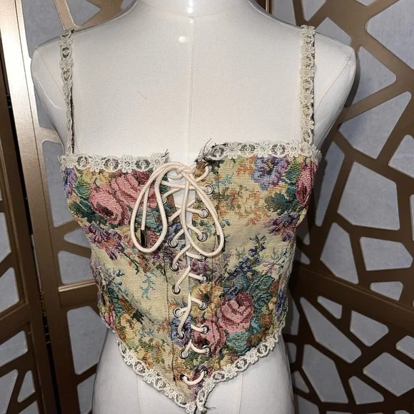 Floral Lace-Up Corset Top - Picture 2 of 3